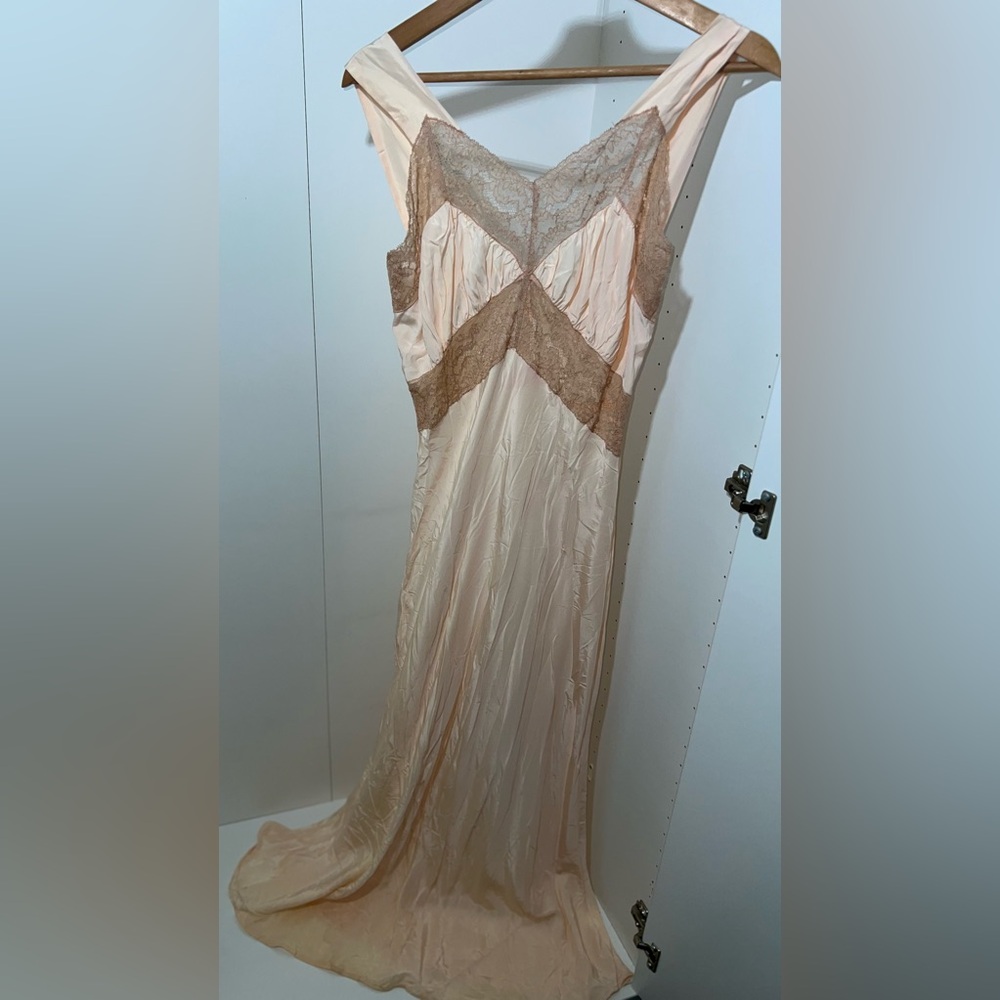 1930s Peach Lace Bias Cut Long Nightgown Hollywood Glam Slip Small 32 Bust